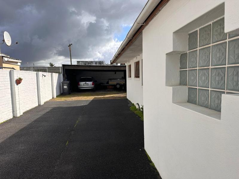 3 Bedroom Property for Sale in Devon Park Western Cape